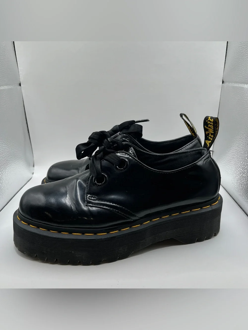 Dr. Martens Holly Platform Oxford - Women's size 8 patent leather black EUC
